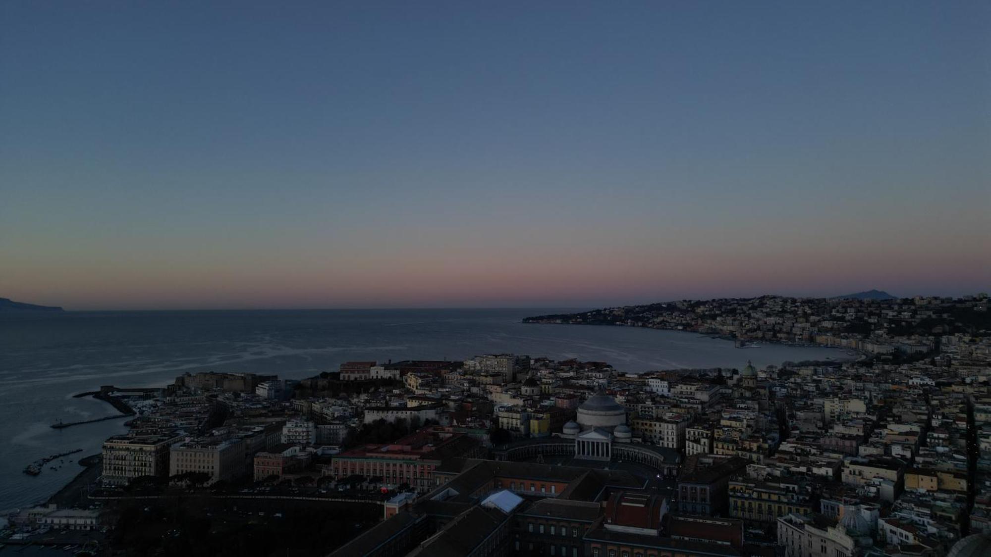 Bed & Breakfast Spaccanapoli 56 Bagian luar foto