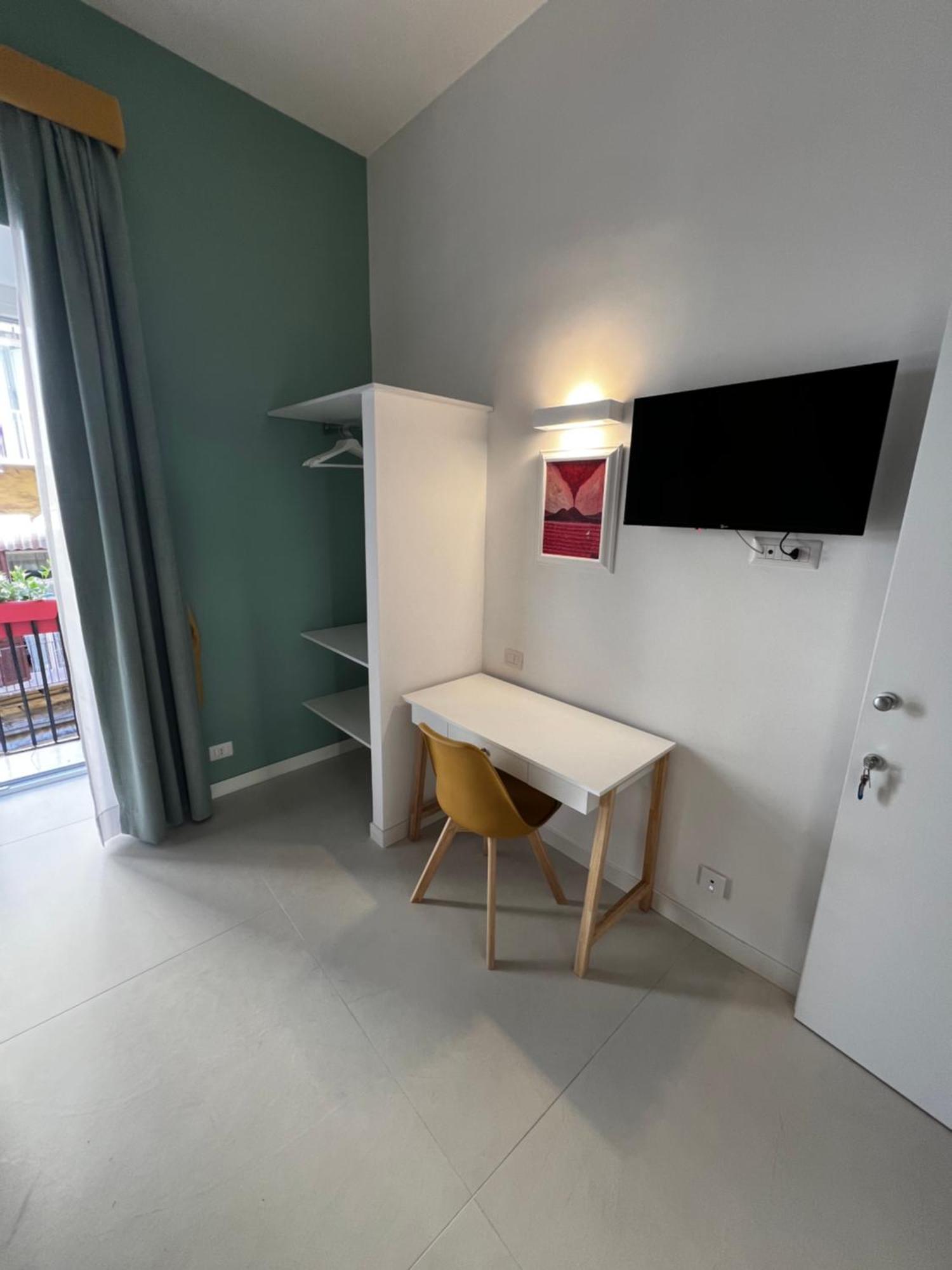 Bed & Breakfast Spaccanapoli 56 Bagian luar foto