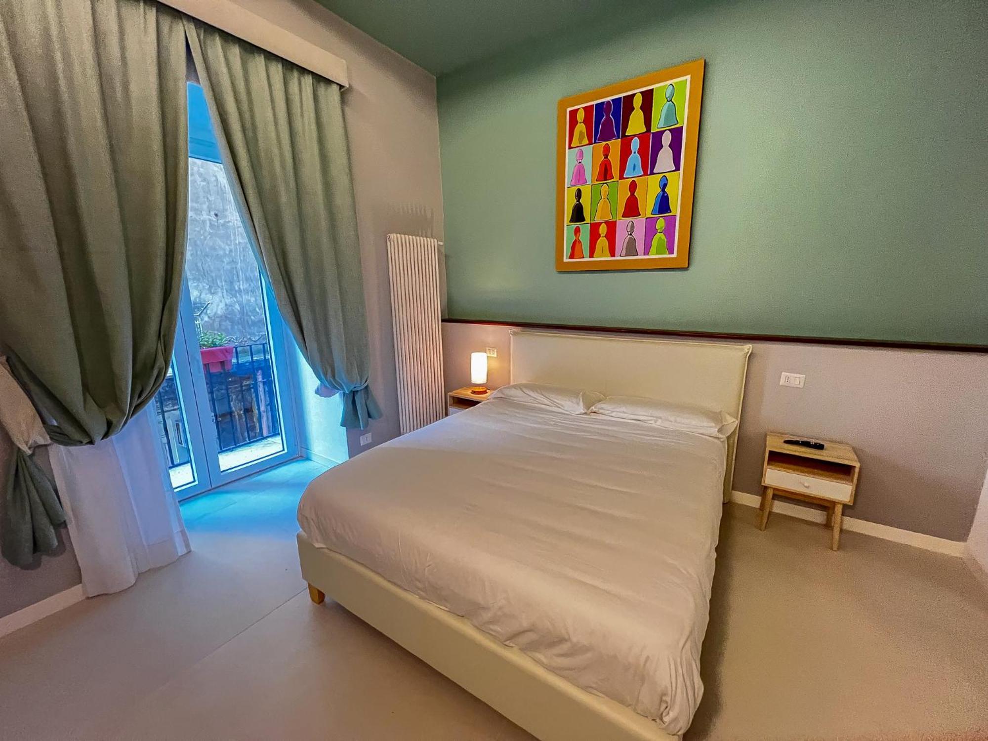 Bed & Breakfast Spaccanapoli 56 Bagian luar foto