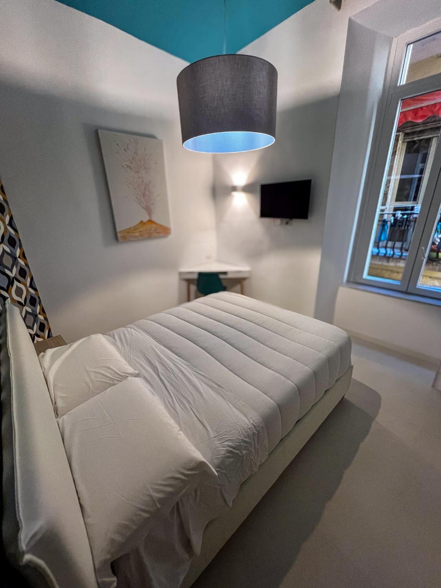 Bed & Breakfast Spaccanapoli 56 Bagian luar foto