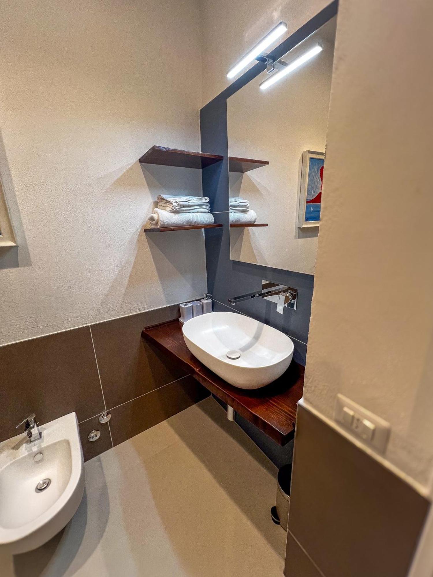 Bed & Breakfast Spaccanapoli 56 Bagian luar foto